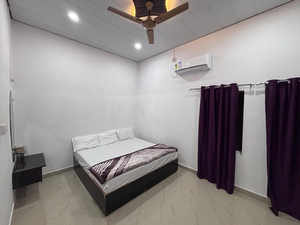 Bed, air conditioner