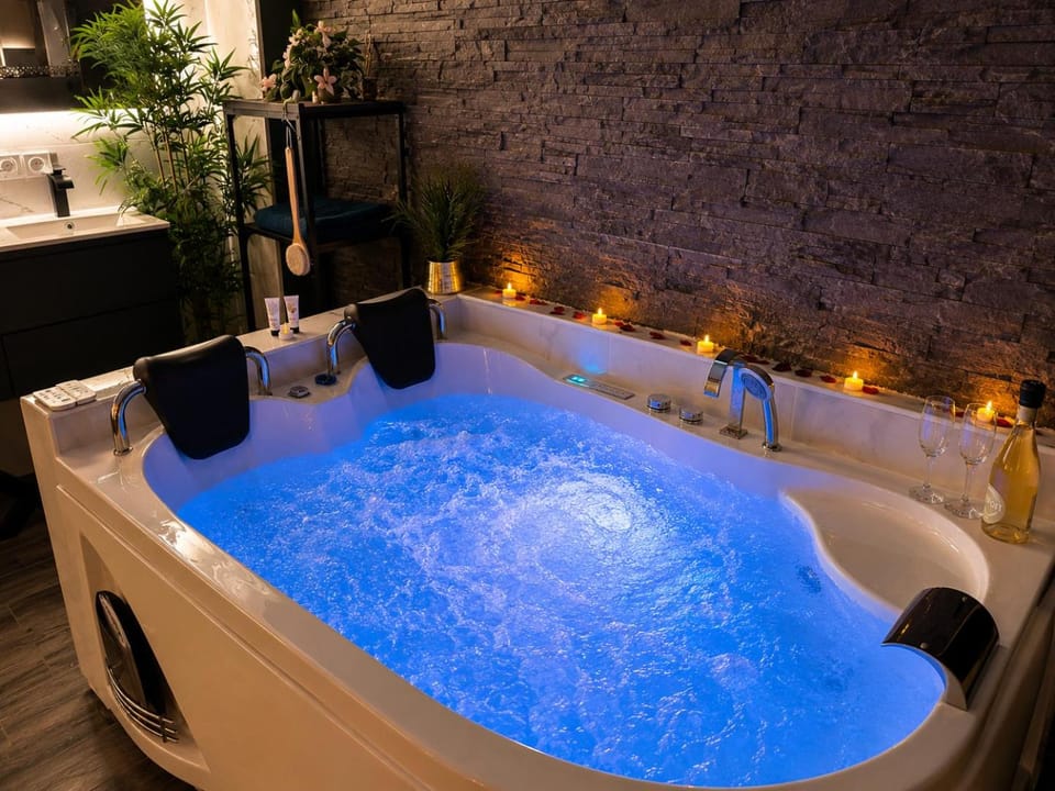 Appartement love room Perpignan cosy jacuzzi parking privée Apartment in Perpignan
