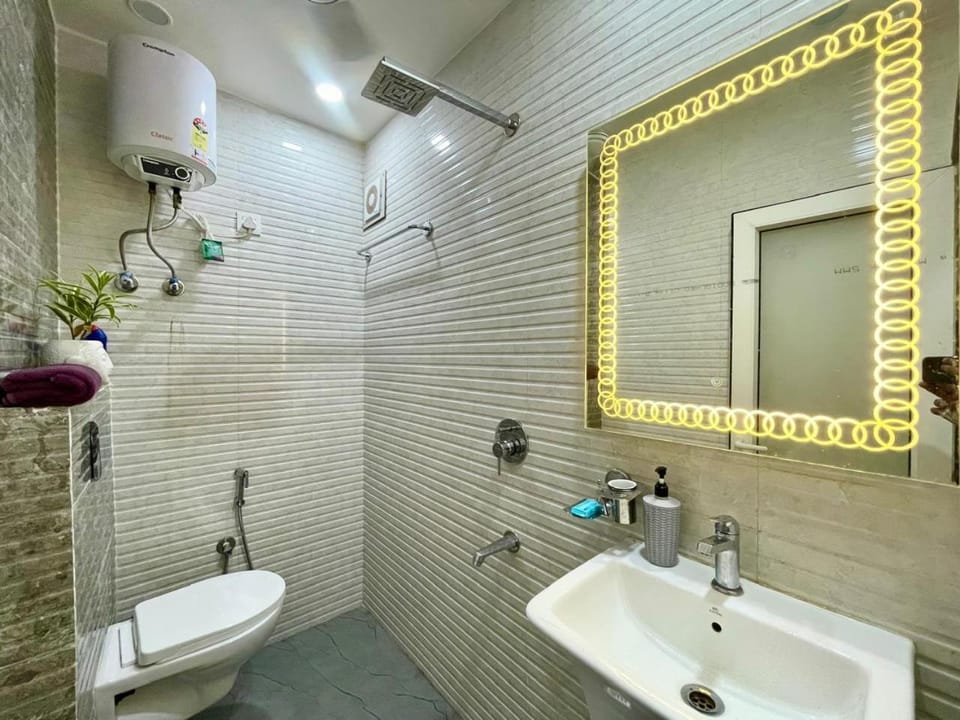 Lux Studioz Apartment in Delhi