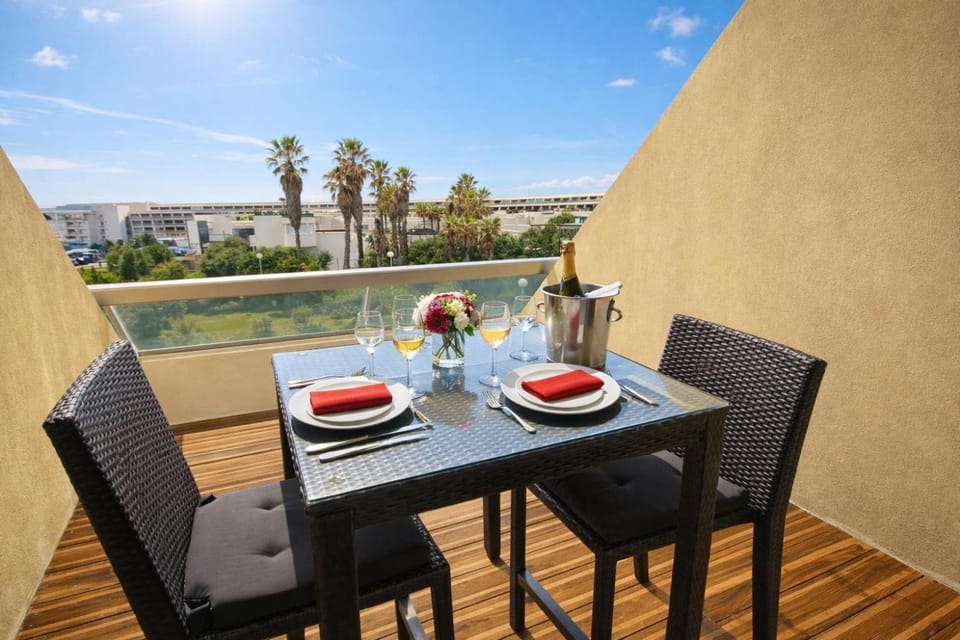Héliopolis C41 - Studio, place de parking privée, terrasse vue mer - 2 à 4 personnes au pied de la plage Apartment in Agde