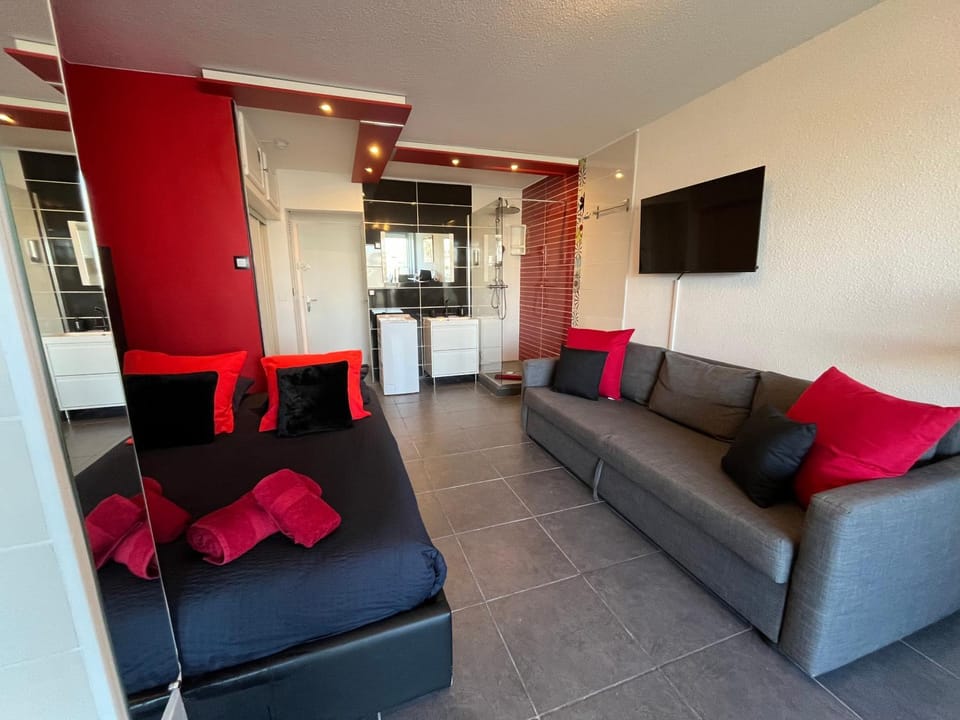Héliopolis C41 - Studio, place de parking privée, terrasse vue mer - 2 à 4 personnes au pied de la plage Apartment in Agde