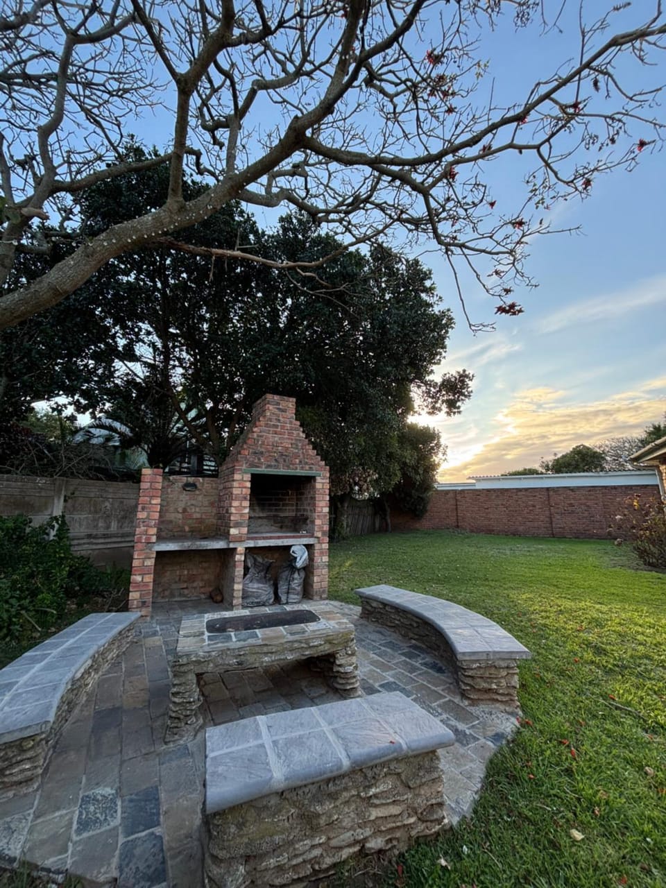 Garden, Garden view, fireplace