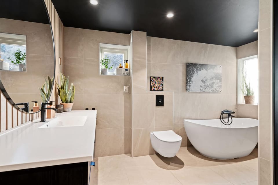 Bathroom, Bath
