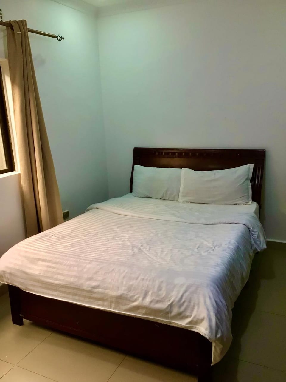 Bedroom, towels, wardrobe
