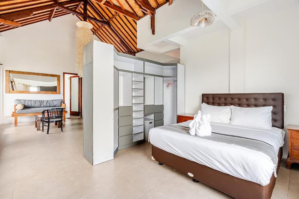 iVAVev Isus Lucersfera Villa in Kuta
