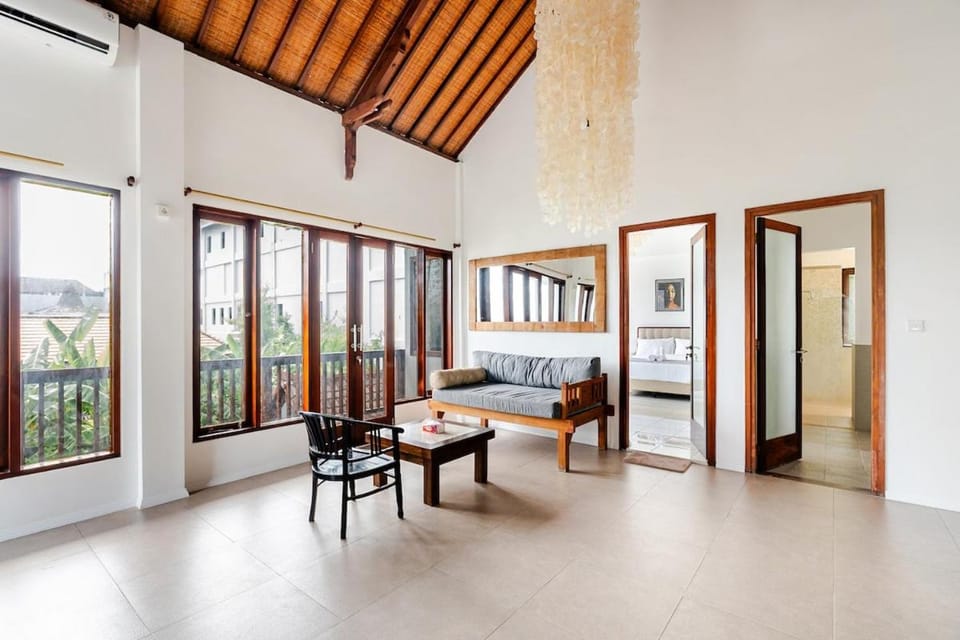iVAVev Isus Lucersfera Villa in Kuta
