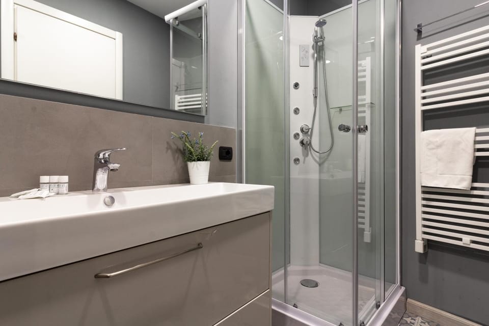 Shower, Bathroom