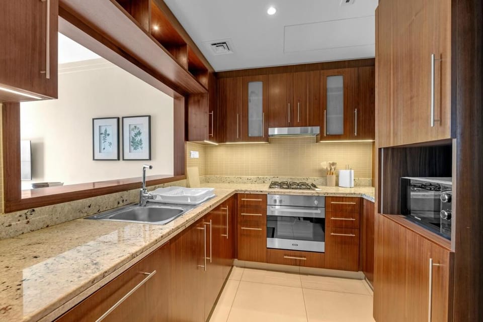 Waves - Luxury 2BR Apt With Burj Khalifa & Fountain View Apartment in Dubai
