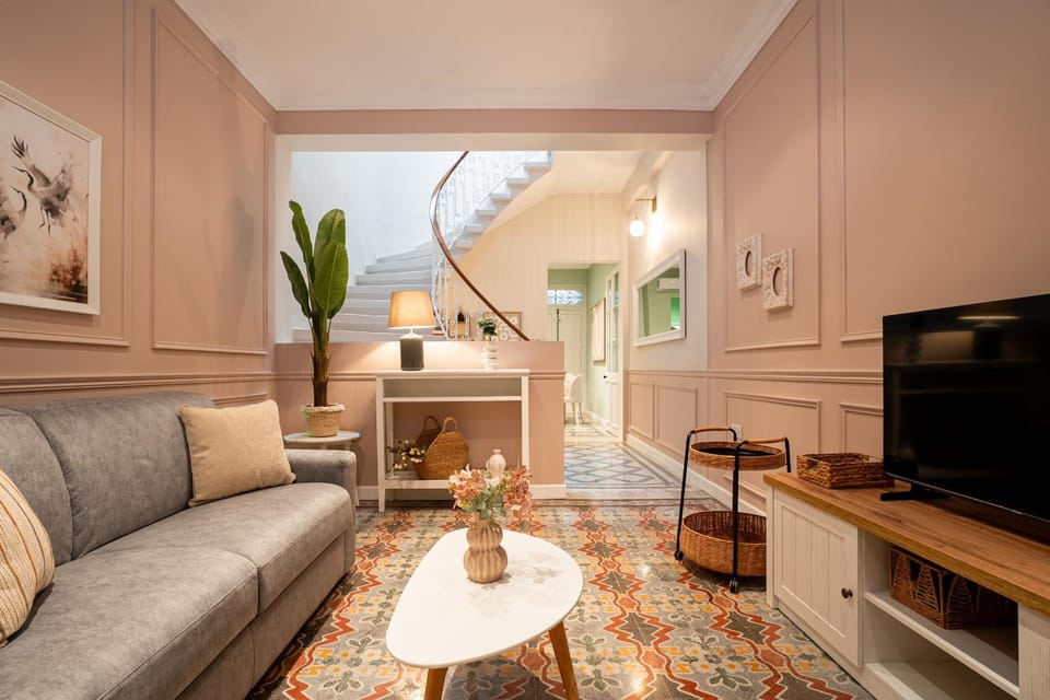 Sumptuous 2 bedrooms townhouse with large roof top terrace, hot tub & sea view GOSTJ-2 House in Saint Julians