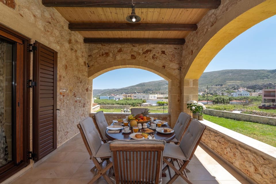 Day, Natural landscape, View (from property/room), Balcony/Terrace, Seating area, Dining area, Mountain view