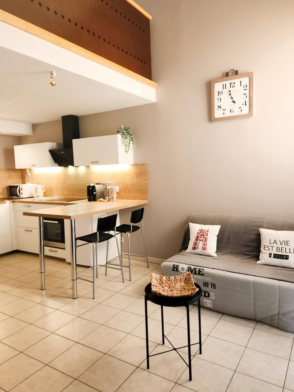 Kitchen or kitchenette, Living room, Dining area