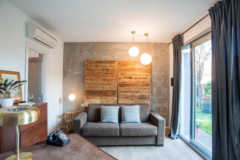 Living room, air conditioner