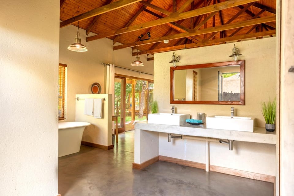 Bathroom, Bath