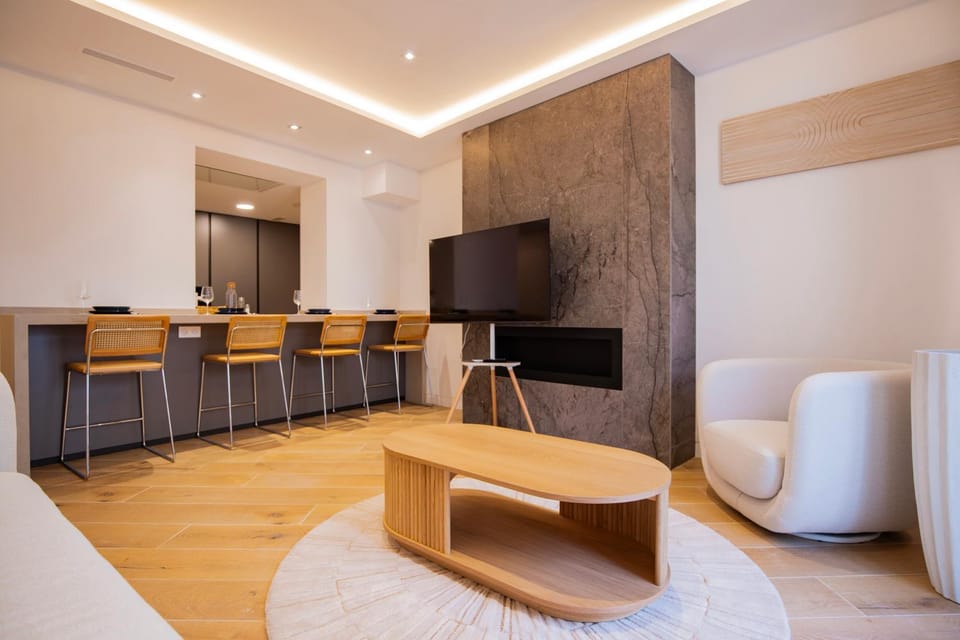 Living room, Lounge or bar