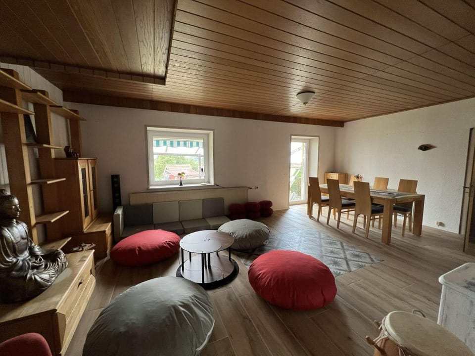 Photo of the whole room, Dining area