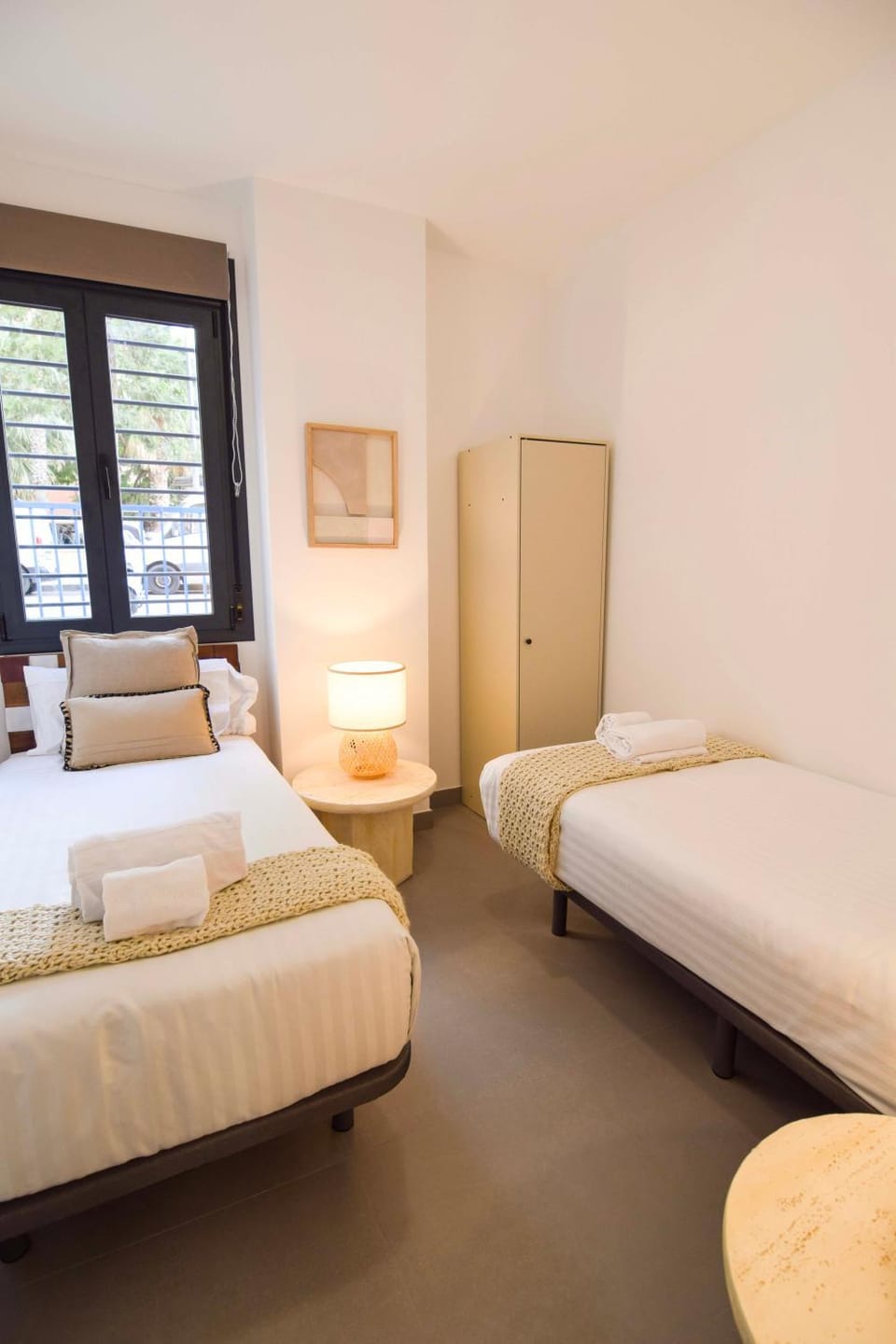 Bedroom, towels