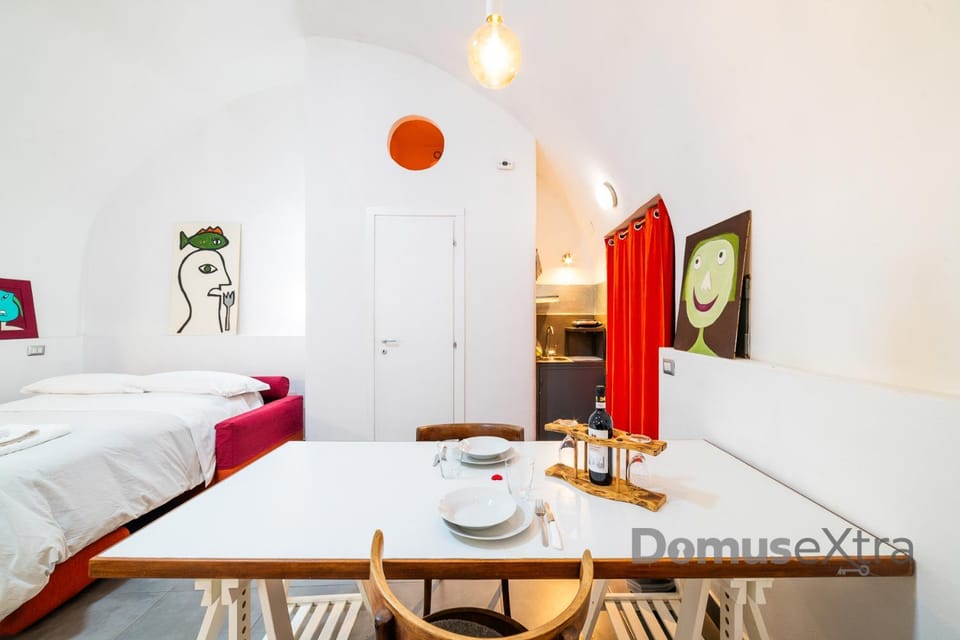 Bed, Coffee/tea facilities, Kitchen or kitchenette, Photo of the whole room, Dining area, towels