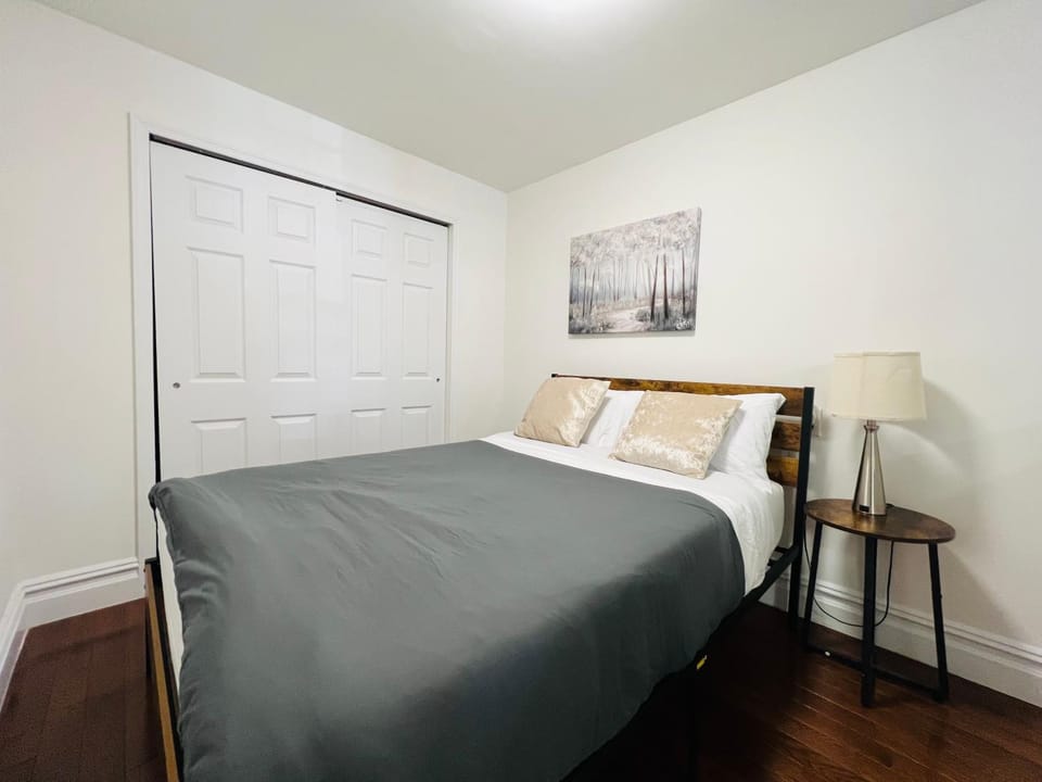 Westside Crown Plaza Apartment in Midtown