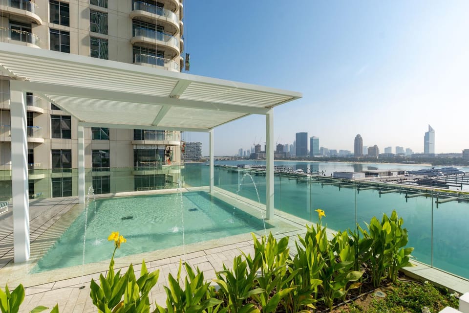VayK - Elegant 2BR at Emaar Beachfront with Beach Access Apartment in Dubai