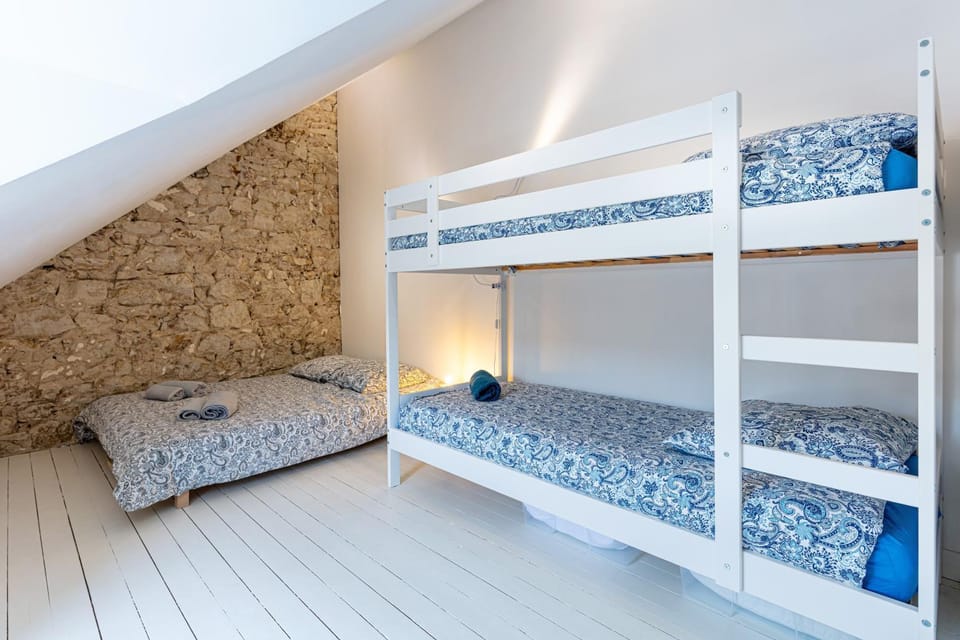 Property building, Living room, Bedroom
