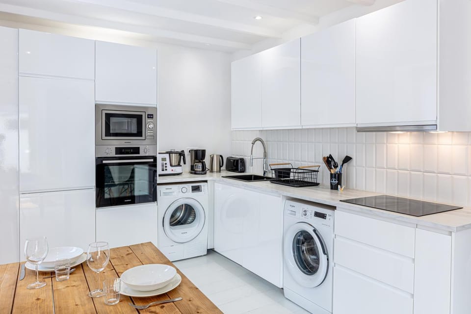 Kitchen or kitchenette, Living room