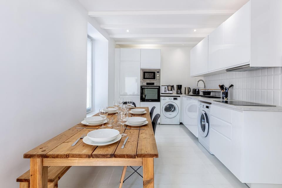 Kitchen or kitchenette, Living room