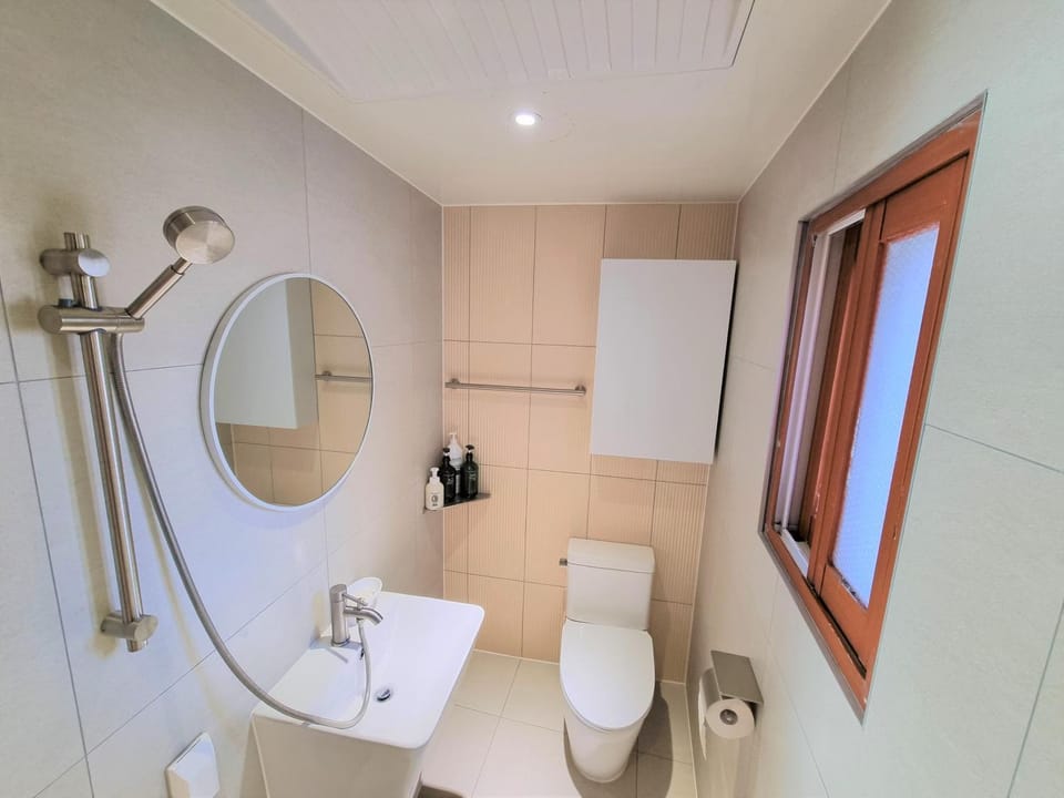 Toilet, Bathroom, Area and facilities