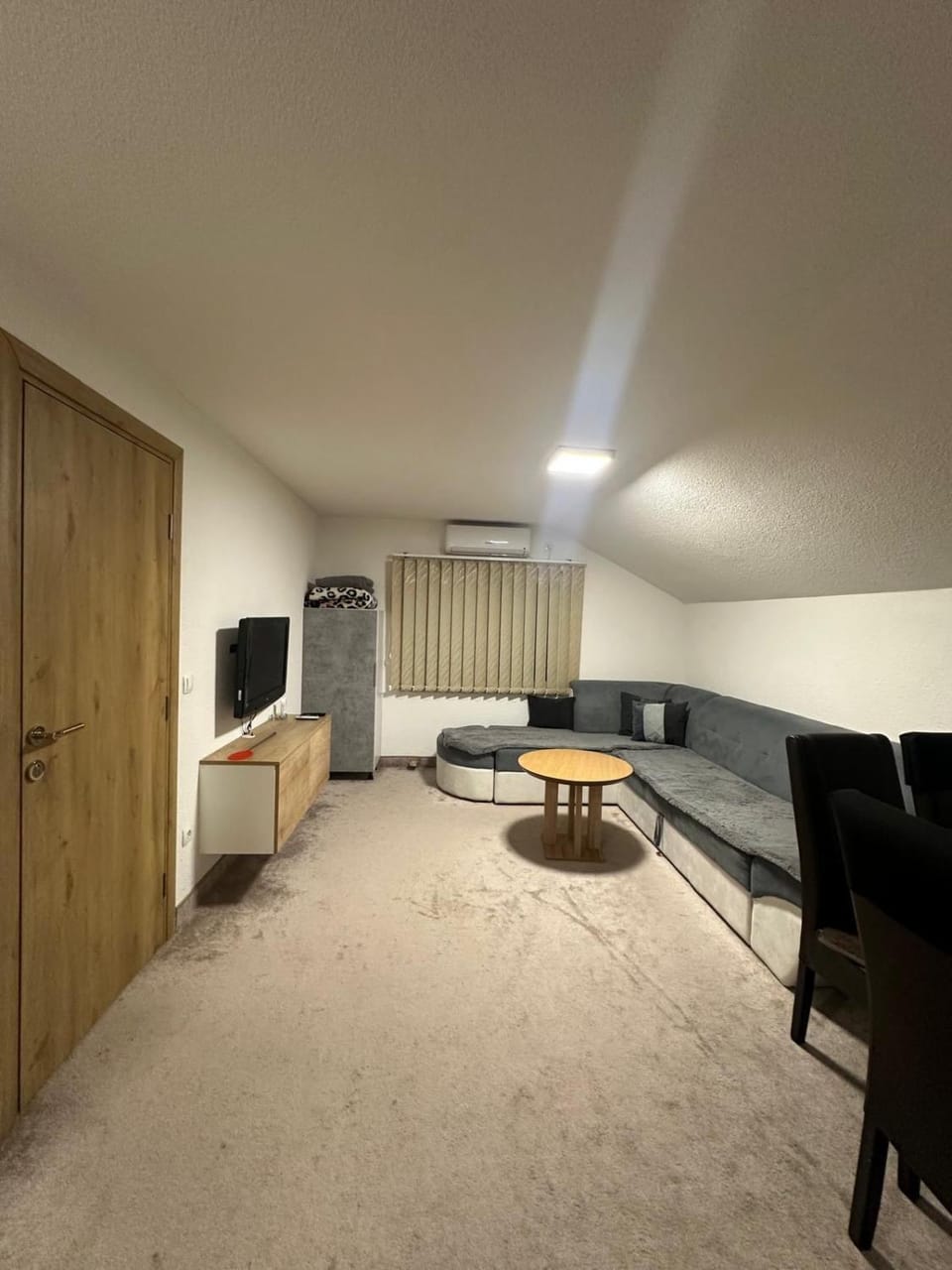 Communal lounge/ TV room, TV and multimedia, Living room, Seating area, Evening entertainment