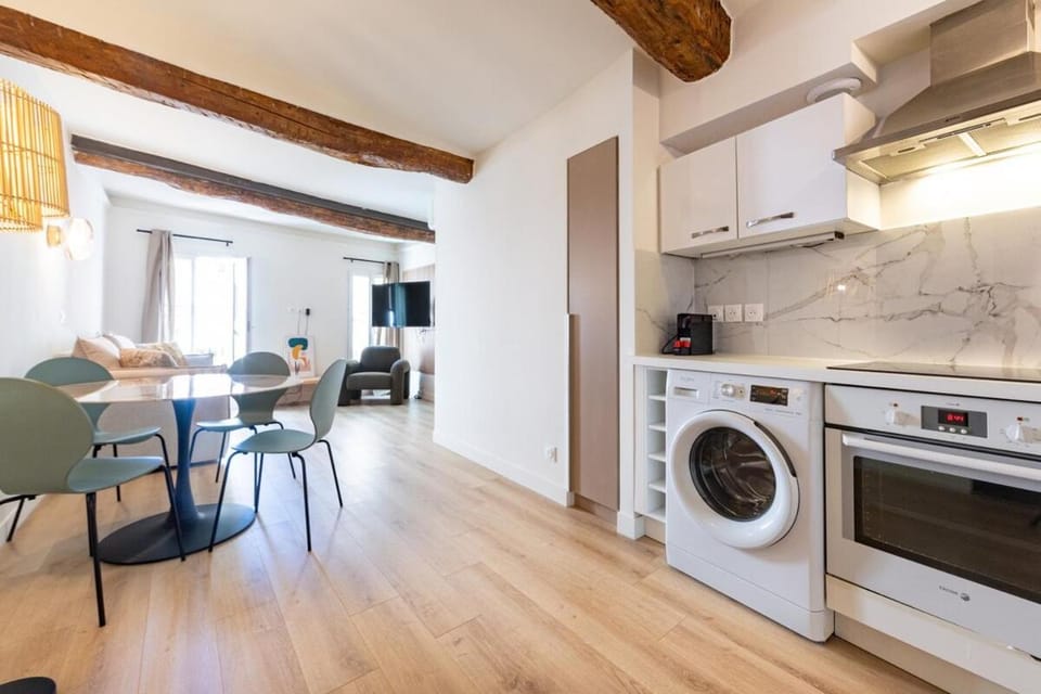 Dining area, laundry, kitchen