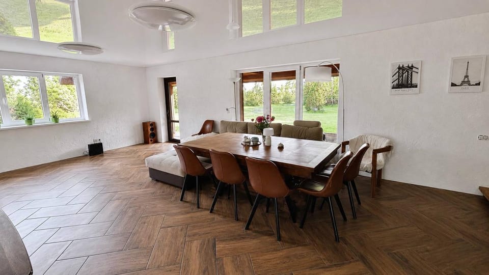 Suur ja Hubane maja, Saaremaal House in Estonia