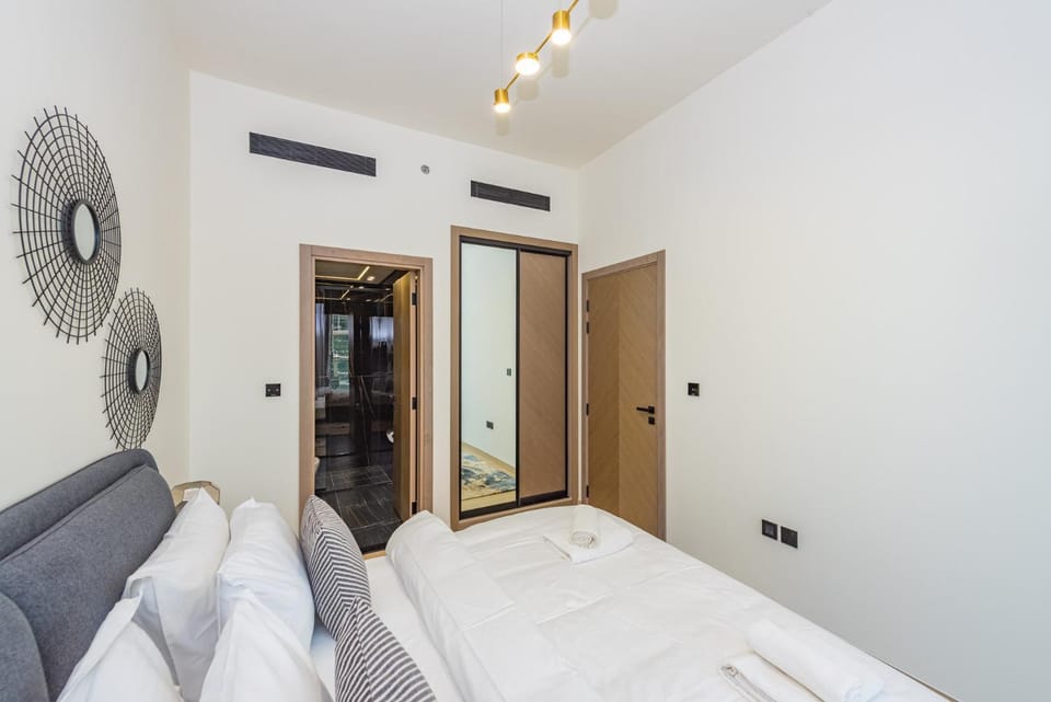 VayK - Chic 1BR Urban Getaway Apartment in Dubai