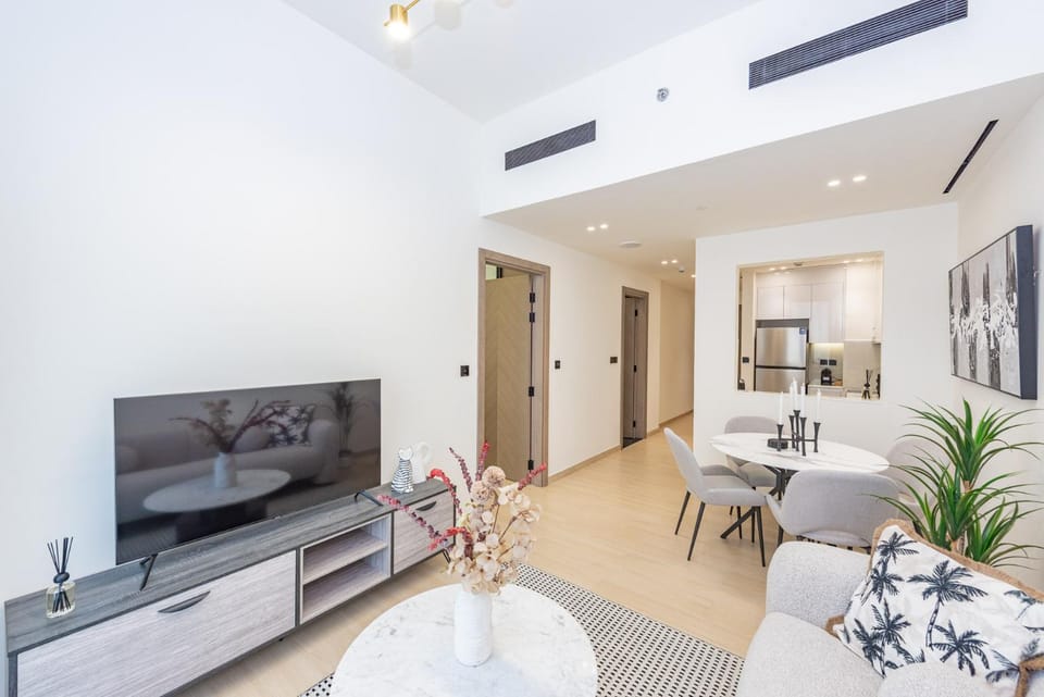 VayK - Chic 1BR Urban Getaway Apartment in Dubai