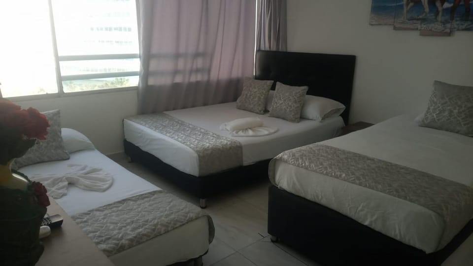 TV and multimedia, Photo of the whole room, Bedroom, towels