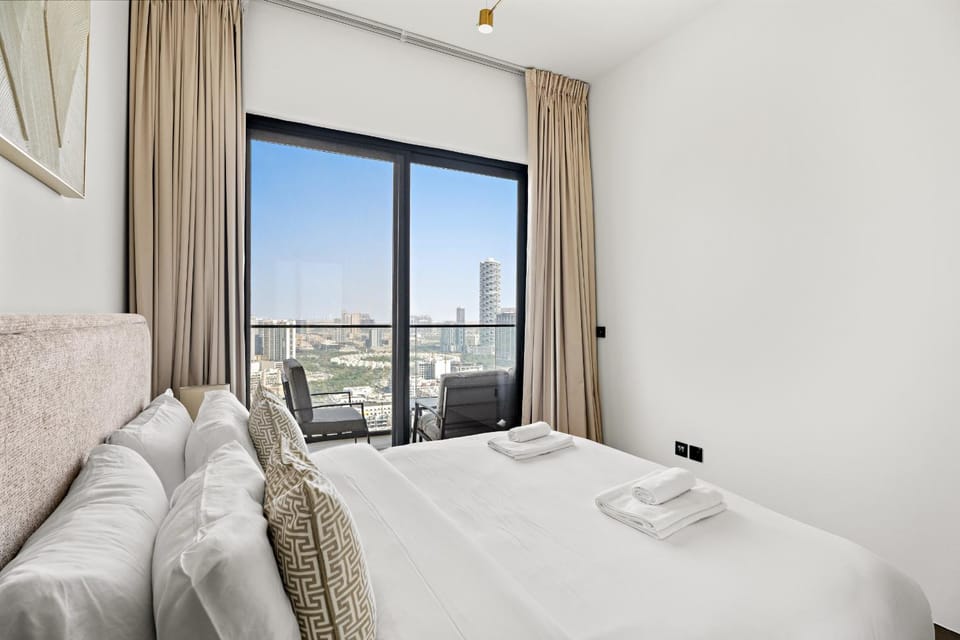 VayK - Comfortable 1BR in JVC Apartment in Dubai