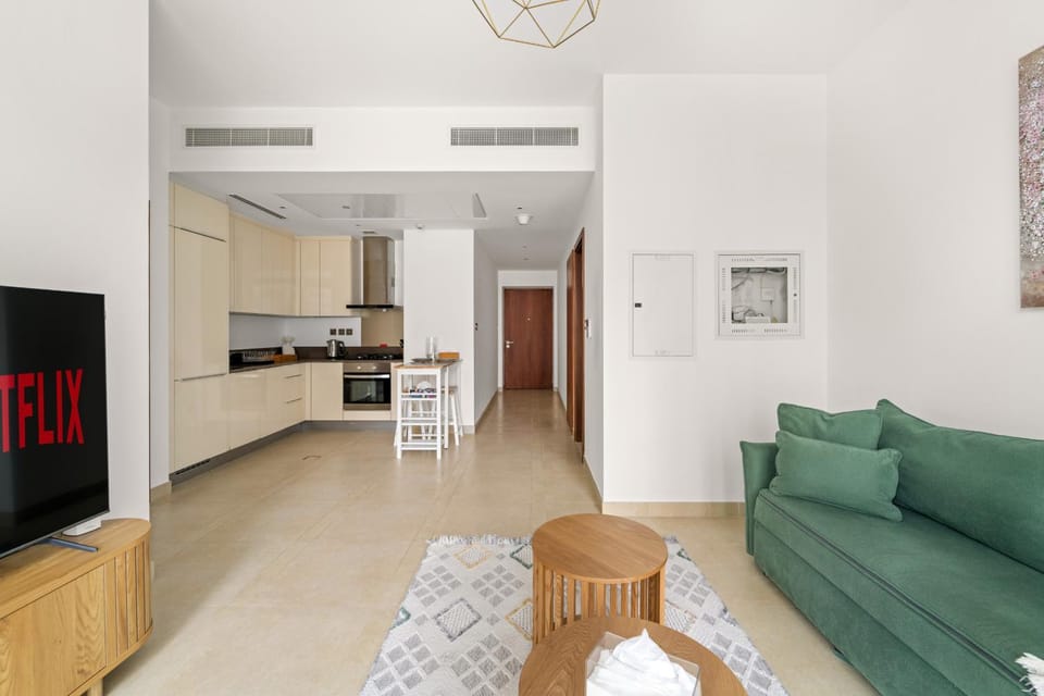 VayK - Lovely 1BR in Central Dubai Marina Apartment in Dubai