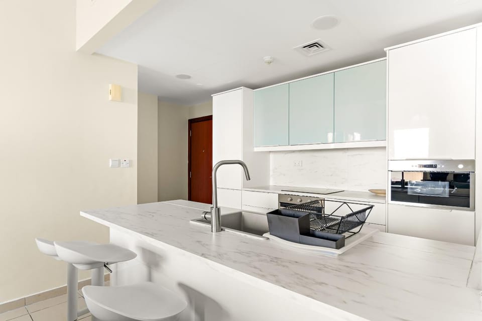 VayK - Light-Filled and Spacious 1BR in JBR Apartment in Dubai