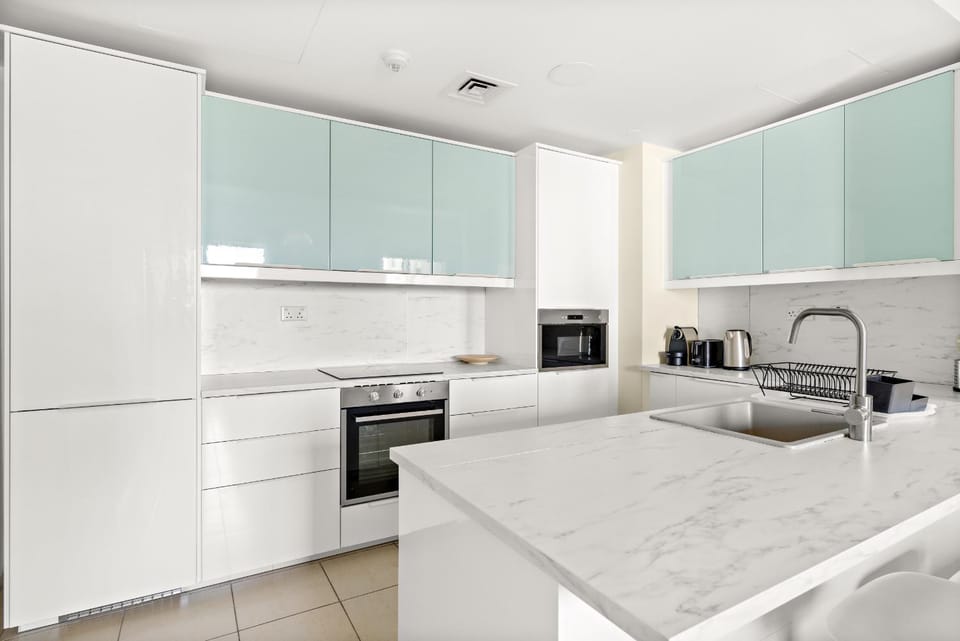 VayK - Light-Filled and Spacious 1BR in JBR Apartment in Dubai