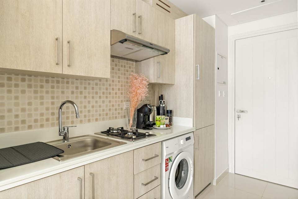 VayK - Contemporary Studio with Beach Access on Palm Jumeirah Apartment in Dubai