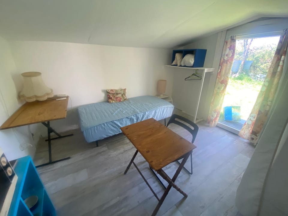 CHALET INDÉPENDANT CLIMATISÉ Pres Coutras Libourne et Saint EMILION 1 personne Apartment in Nouvelle-Aquitaine