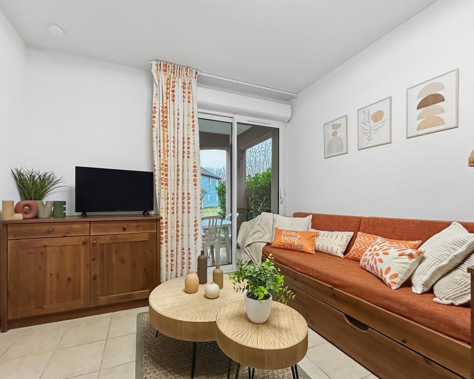T3 chaleureux avec terrasse et piscine chauffée Apartment in Occitanie