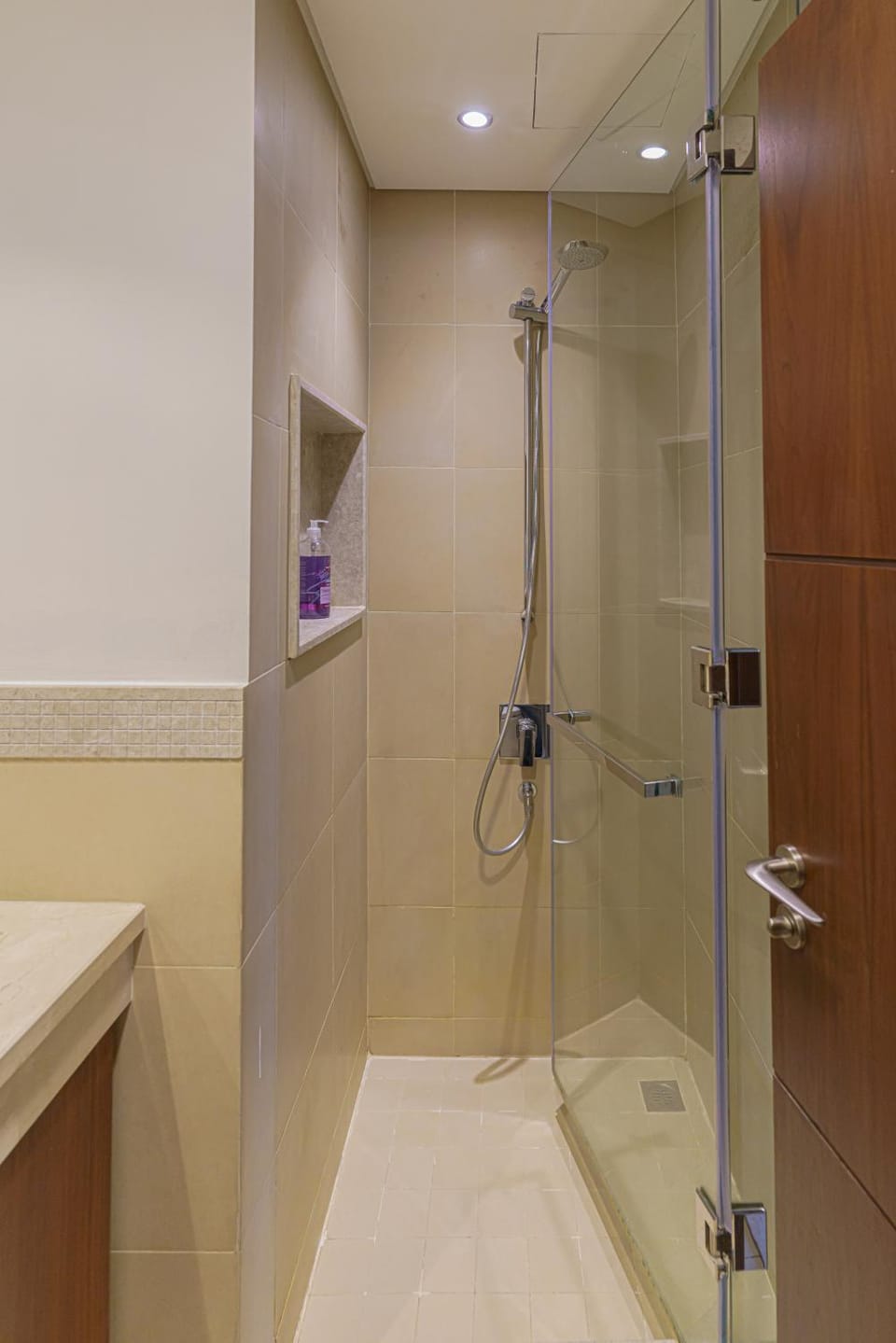 Rovostays Signature Luxury Private Room in Downtown Dubai Apartment in Dubai