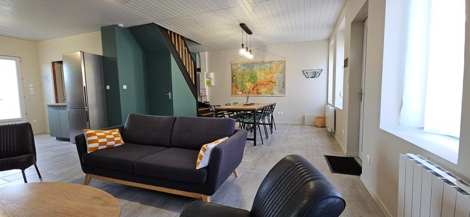 Living room, Seating area, Dining area