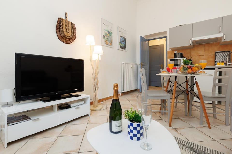 Mouette YourHostHelper Apartment in Cannes