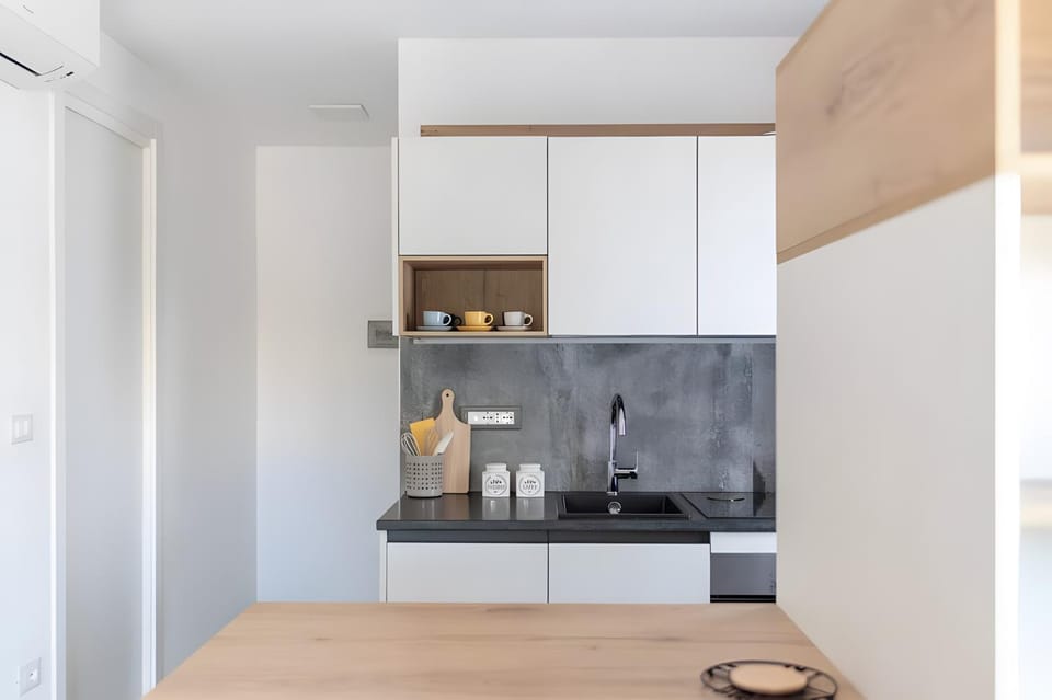 Kitchen or kitchenette, Living room