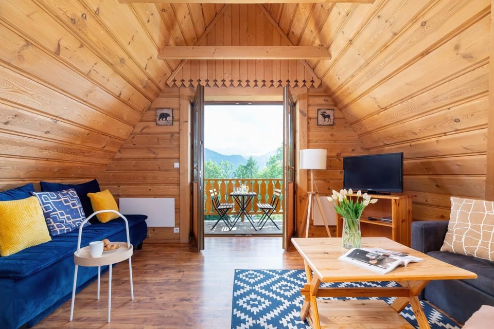 Communal lounge/ TV room, TV and multimedia, Living room, Seating area