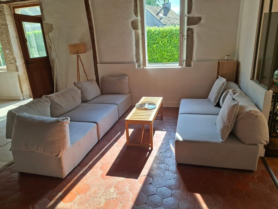 Communal lounge/ TV room, Living room, Seating area