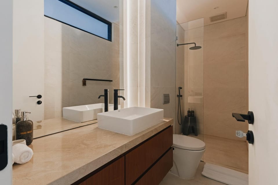 Hidden Designer LOFT 3BDR I 750m to the Beach Villa in North Kuta