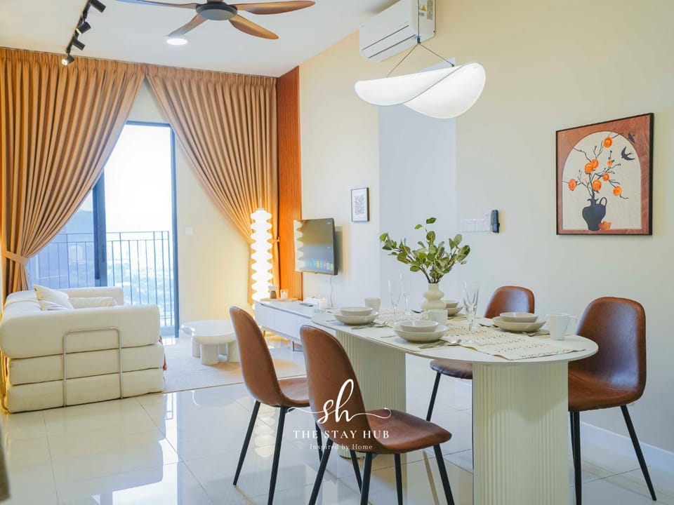 Living room, Seating area, Dining area, air conditioner