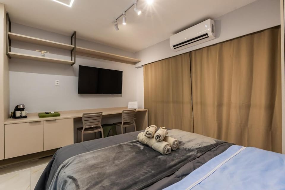 Bed, TV and multimedia, air conditioner