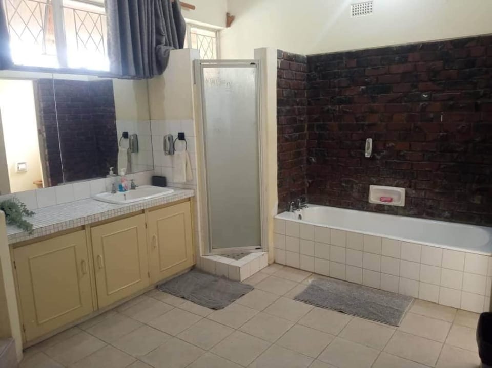 4 Bed Thatched Double Storey with pool No events or Parties House in Harare